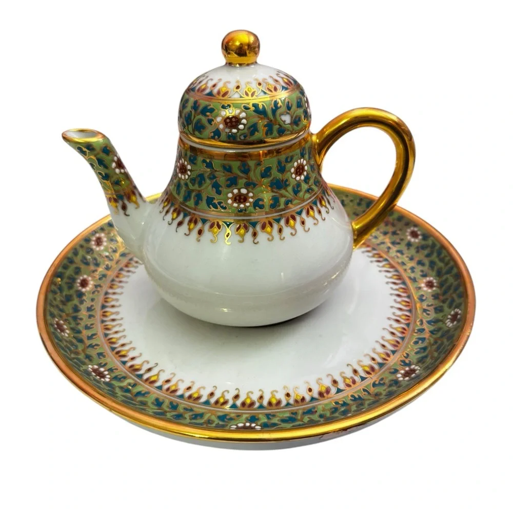 Vintage Hand-Painted Porcelain Tea Set – Gold & Floral Design - Picture 3 of 16